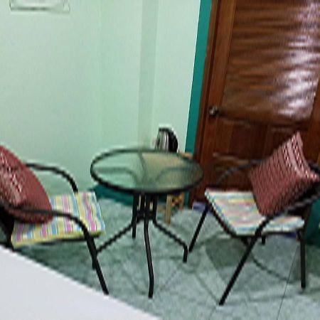 Rung Tawan Hostel หาดกะตะ ภายนอก รูปภาพ