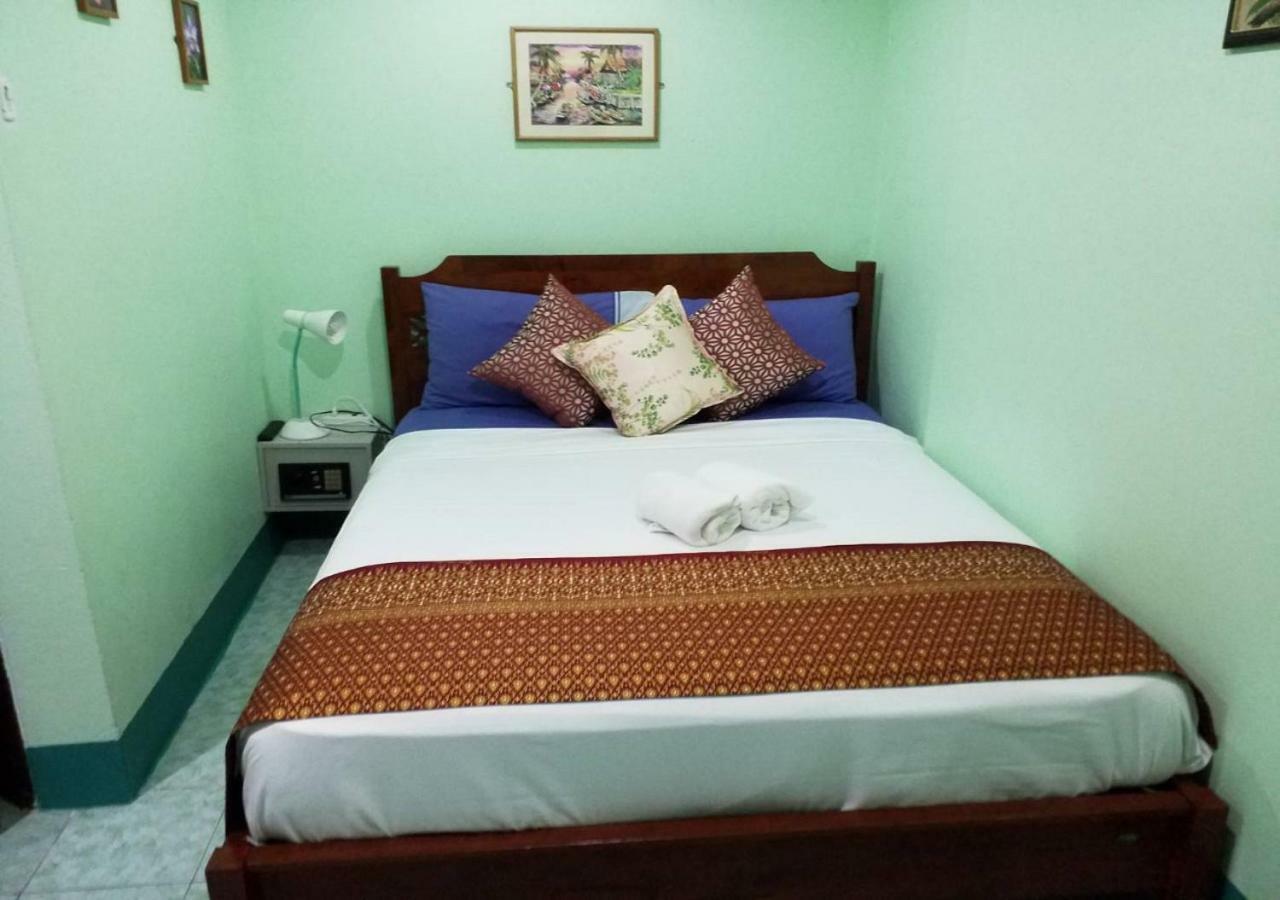 Rung Tawan Hostel หาดกะตะ ภายนอก รูปภาพ