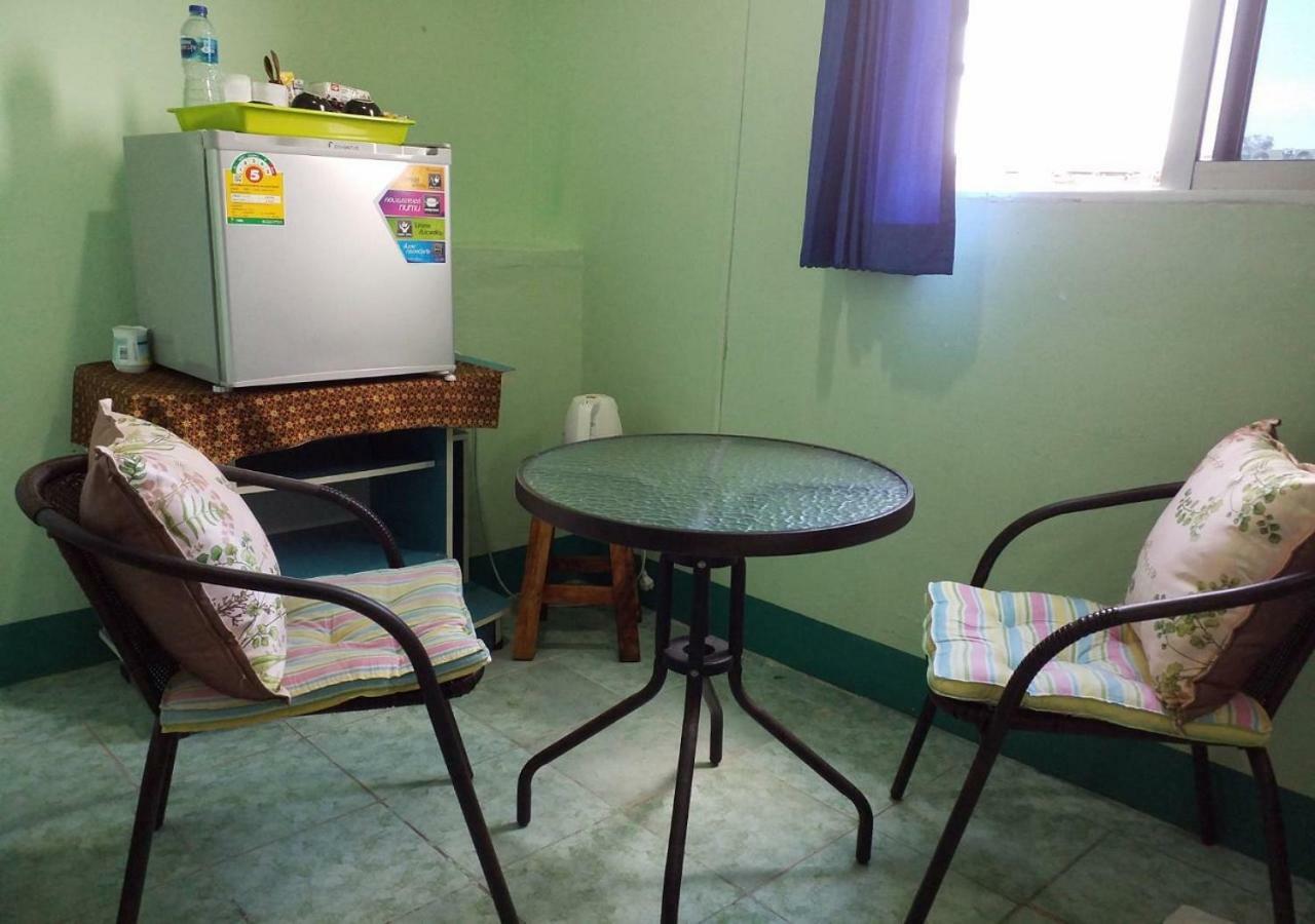 Rung Tawan Hostel หาดกะตะ ภายนอก รูปภาพ