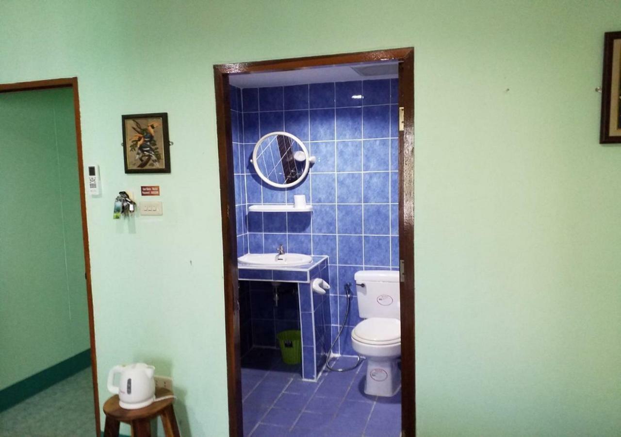 Rung Tawan Hostel หาดกะตะ ภายนอก รูปภาพ