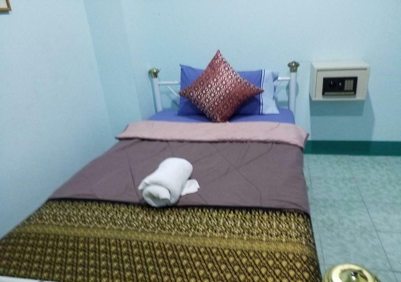 Rung Tawan Hostel หาดกะตะ ภายนอก รูปภาพ