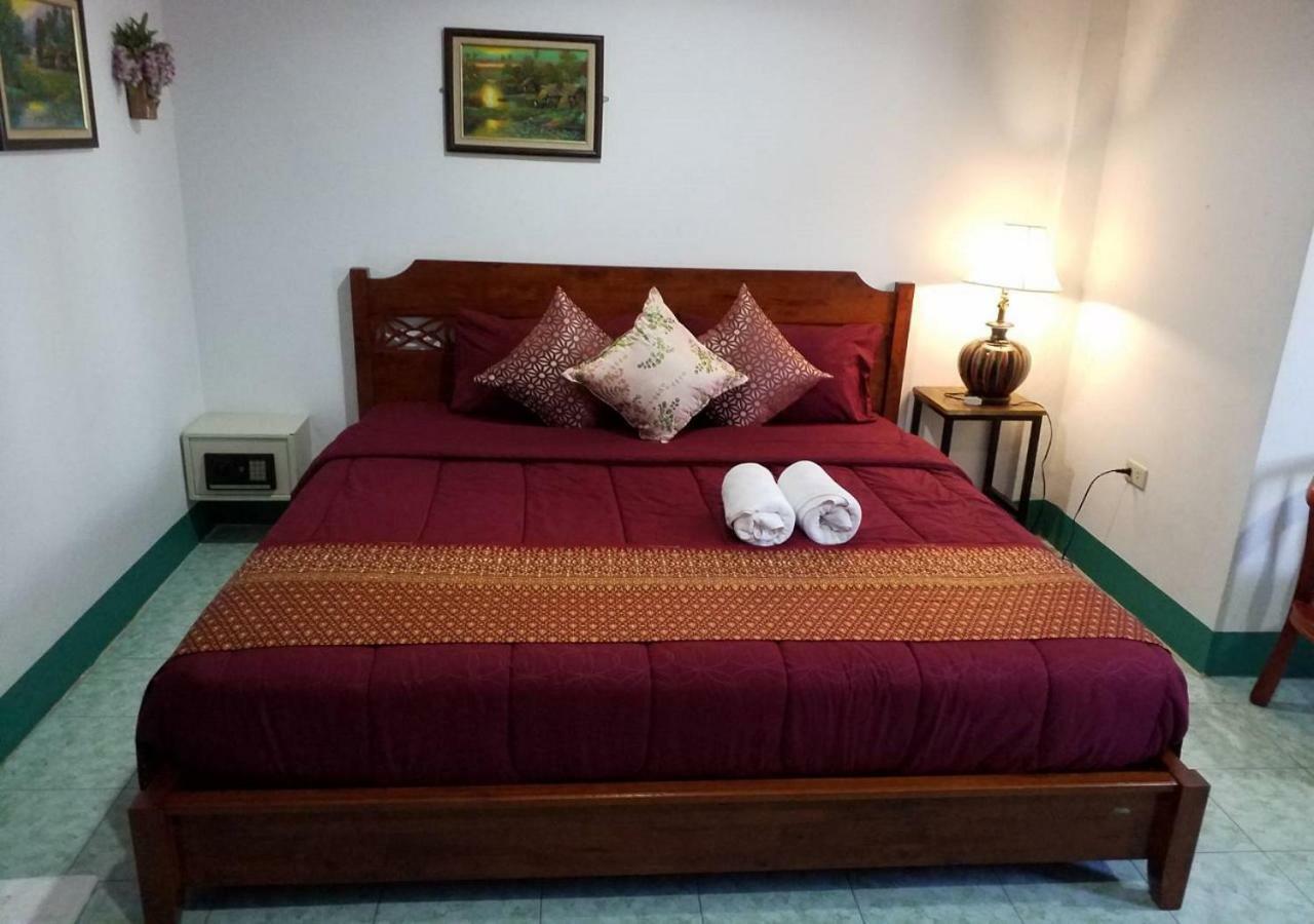 Rung Tawan Hostel หาดกะตะ ภายนอก รูปภาพ
